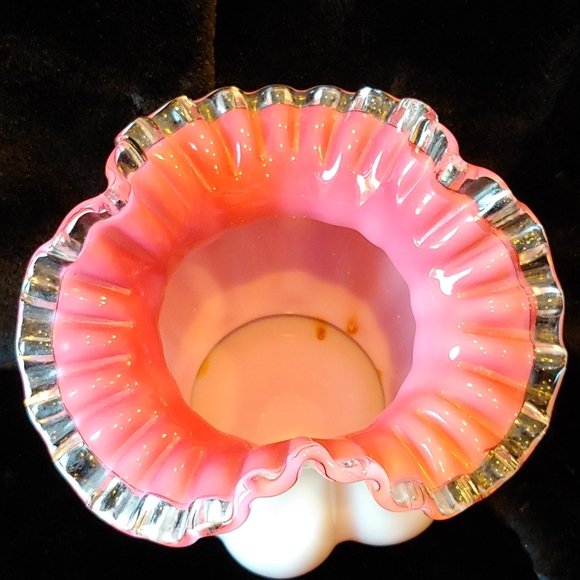 Fenton Floral Clear Ruffle Pink & White Vase - Picture 4 of 4